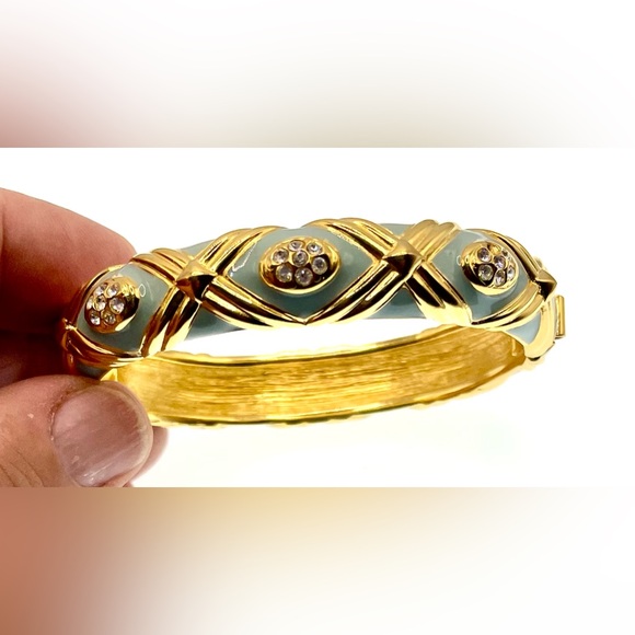 Joan Rivers Signed Gold Tone Light Blue Enamel Crystals Hinged Bangle Bracelet - Picture 8 of 11